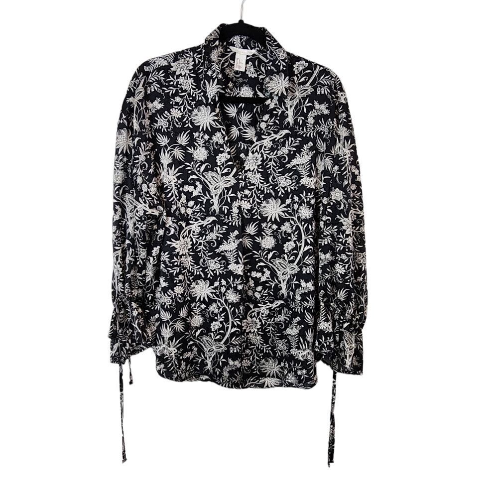 H&M Black and Silver Buttoned Blouse with Notched Collar